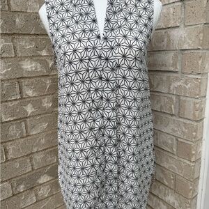 Size 6 Geometric Pattern Sleeveless Top